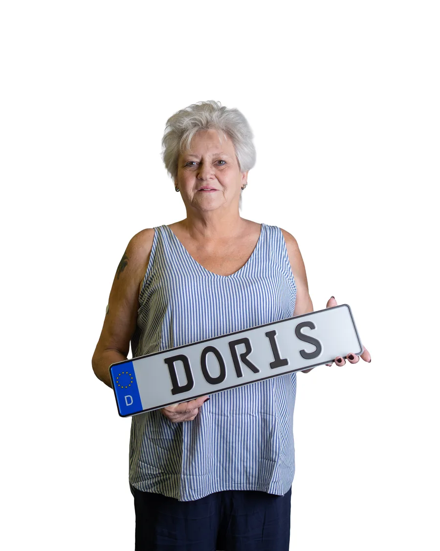 Doris Stachowski — Kennzeichenherstellung bei KFZ-Voll-Service München
